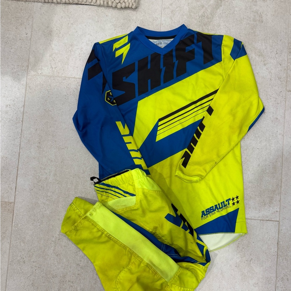 Shift Brand Men's Blue and Neon Yellow Gear Set